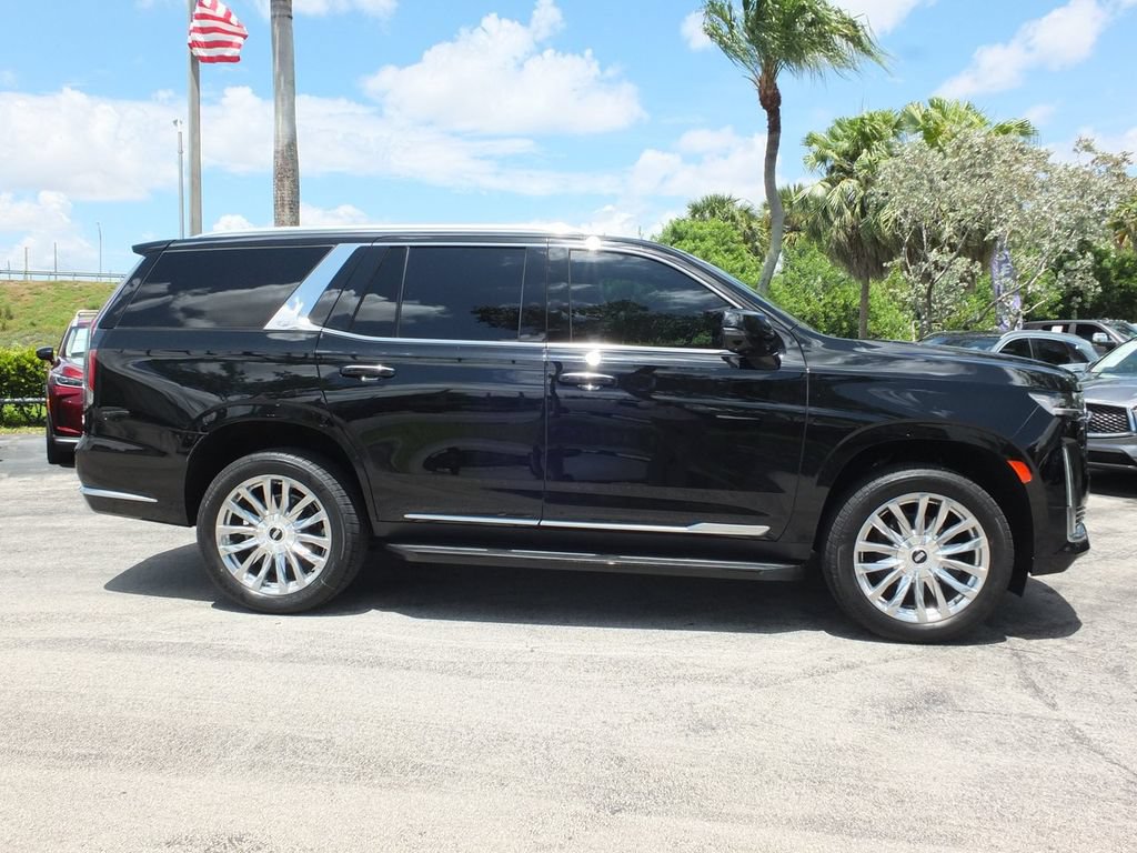 Used 2024 Cadillac Escalade Premium Luxury AWD/4WD image 8