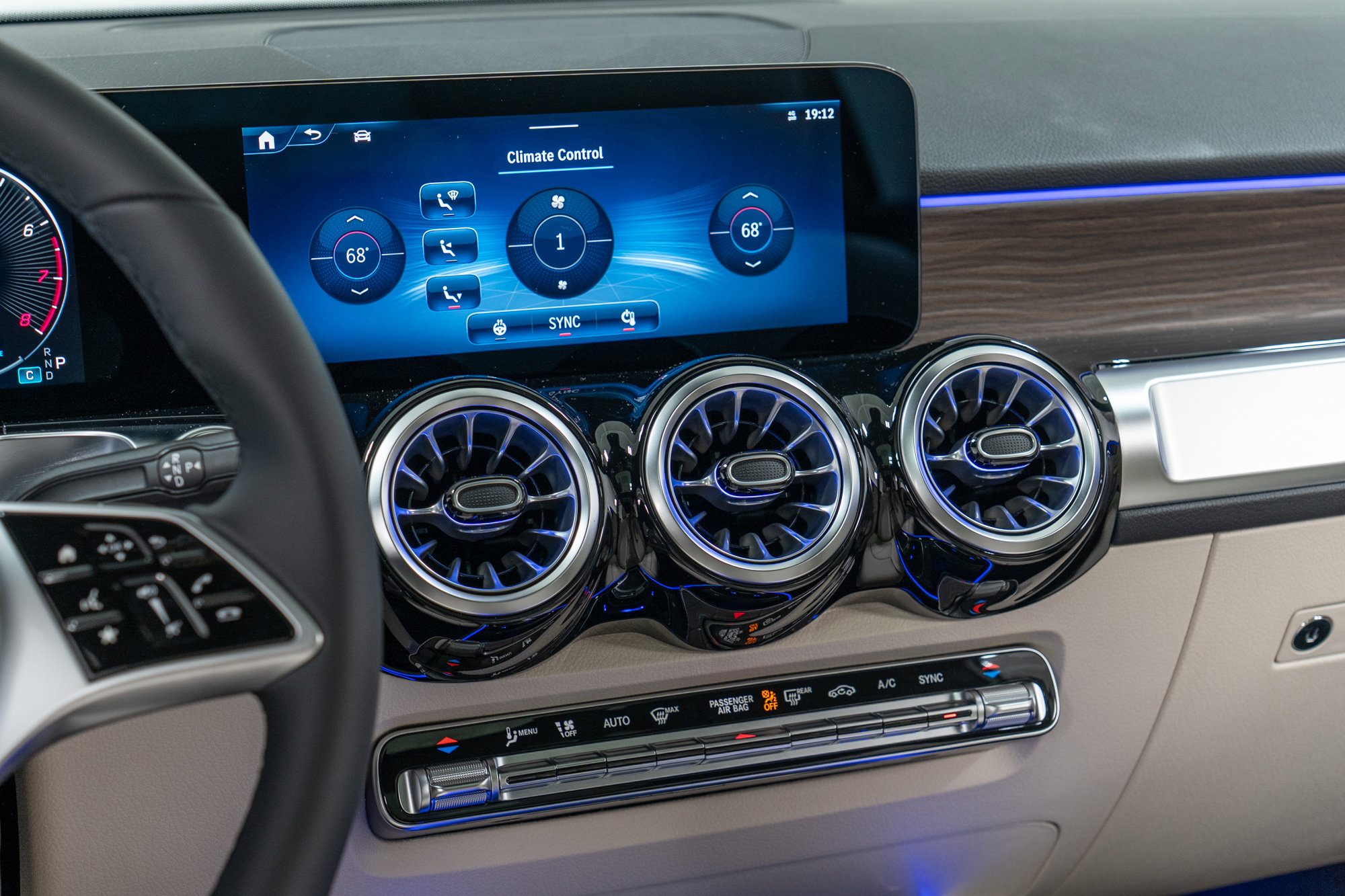 New 2026 Mercedes-Benz GLB 250 4MATIC image 19