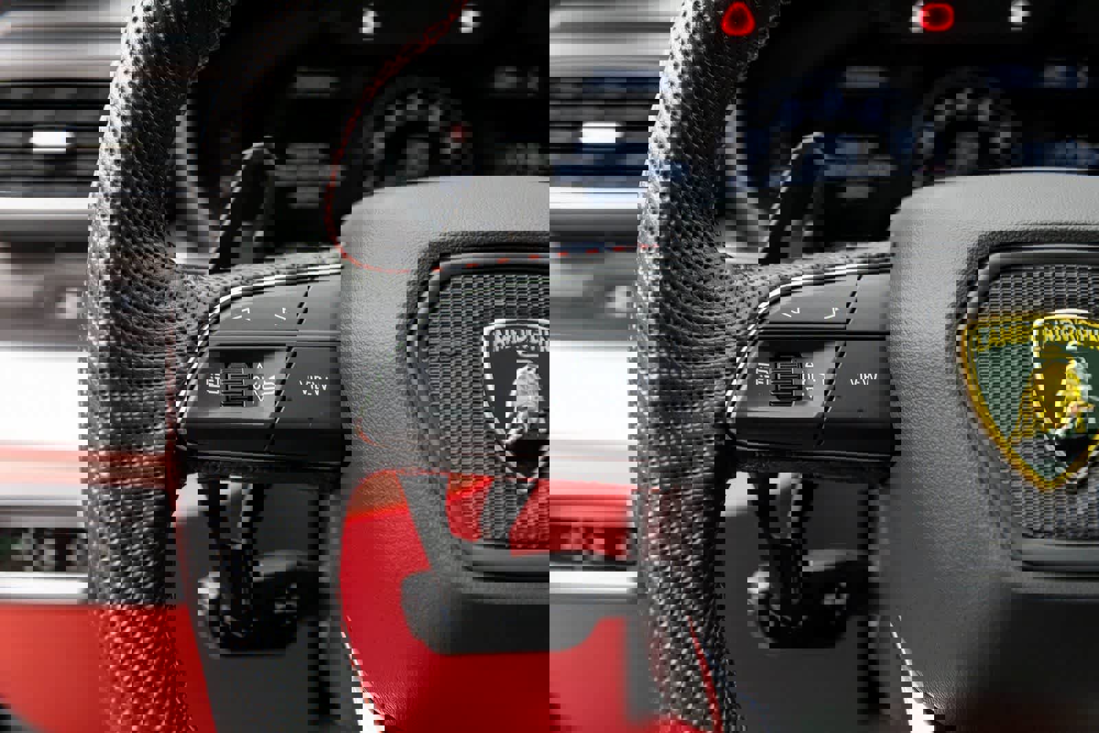 Used 2022 Lamborghini Urus image 32