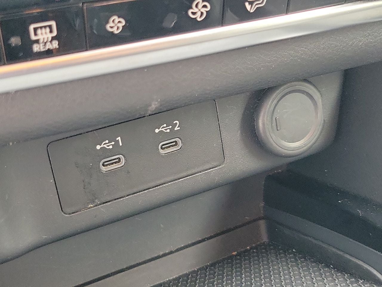 Used 2025 Nissan Rogue SV FWD image 28
