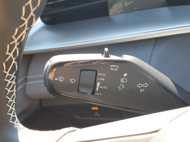New 2026 Volkswagen Tiguan SE AWD/4WD image 17