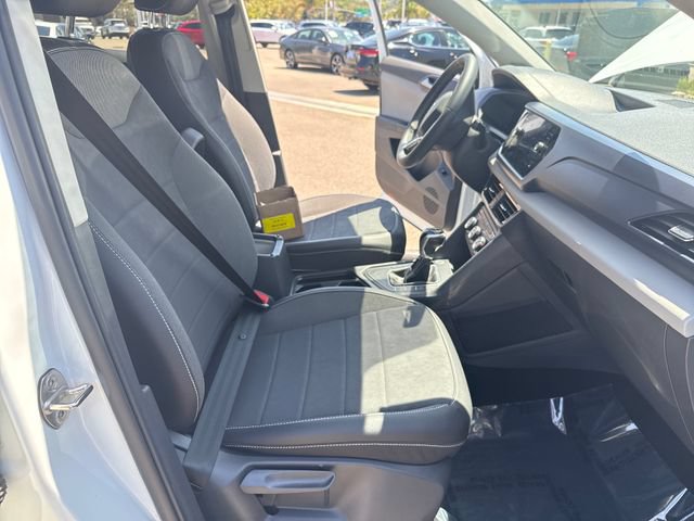 Used 2022 Volkswagen Taos SE FWD image 32