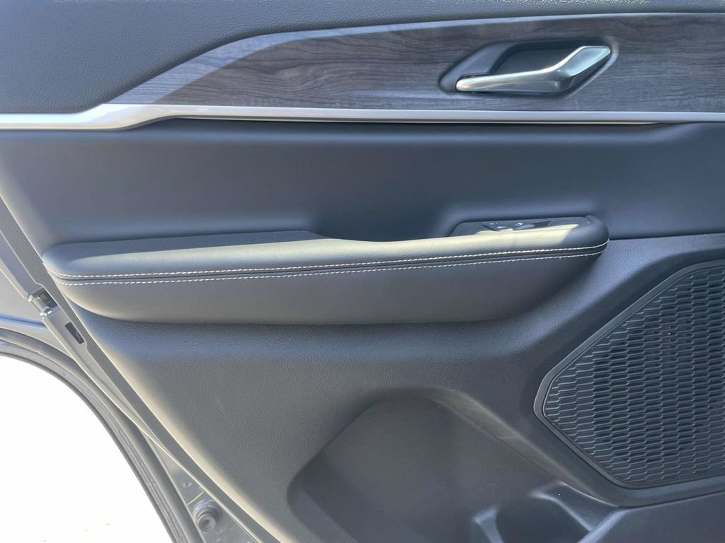 Certified 2025 Jeep Grand Cherokee Limited AWD/4WD image 25