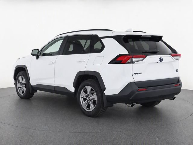 Used 2025 Toyota RAV4 XLE AWD/4WD image 3