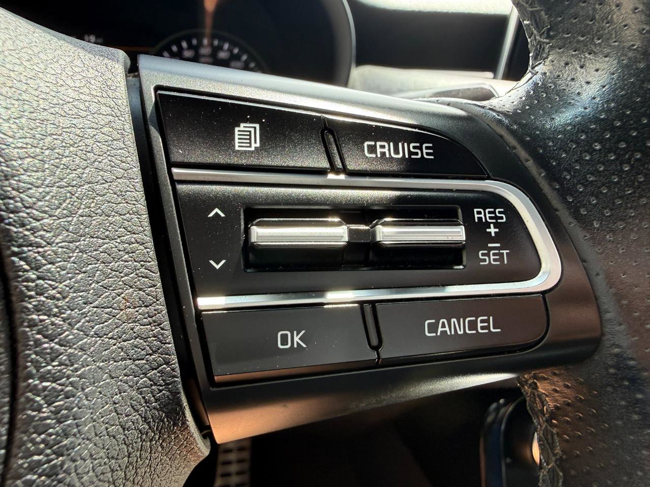 Used 2018 Kia Stinger GT1 AWD/4WD image 35
