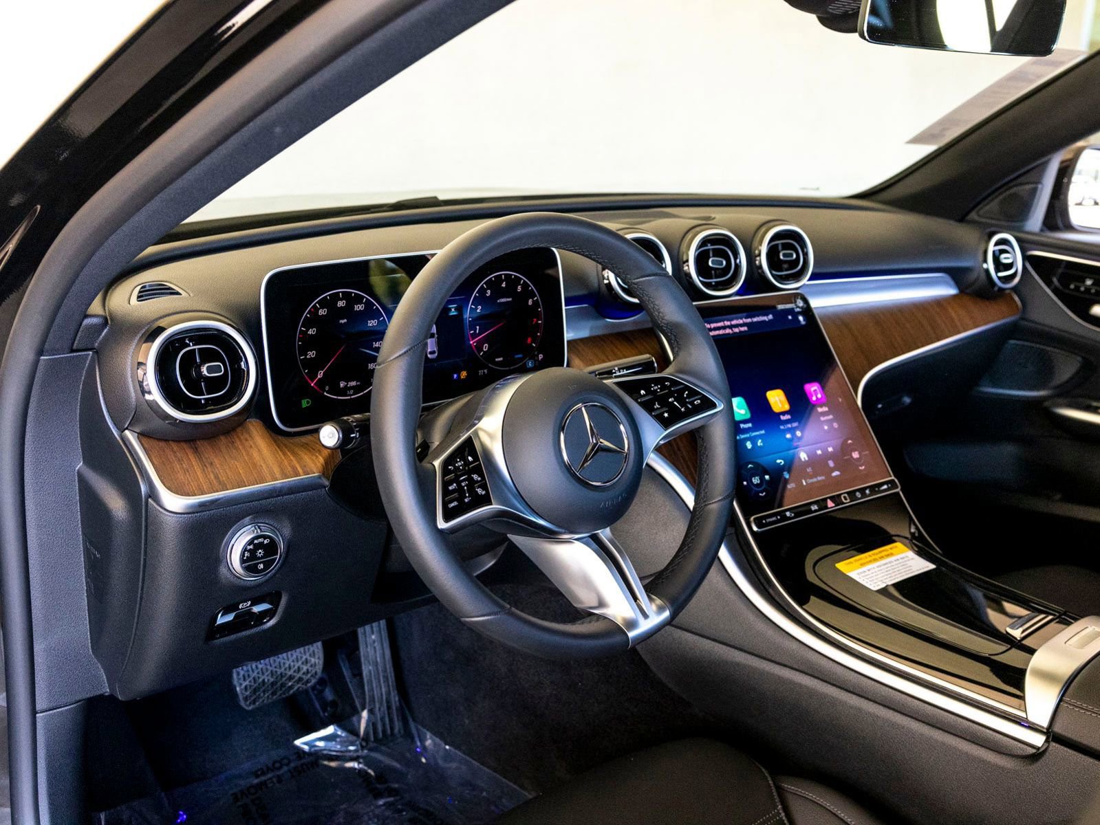 Used 2025 Mercedes-Benz C 300 Sedan image 16
