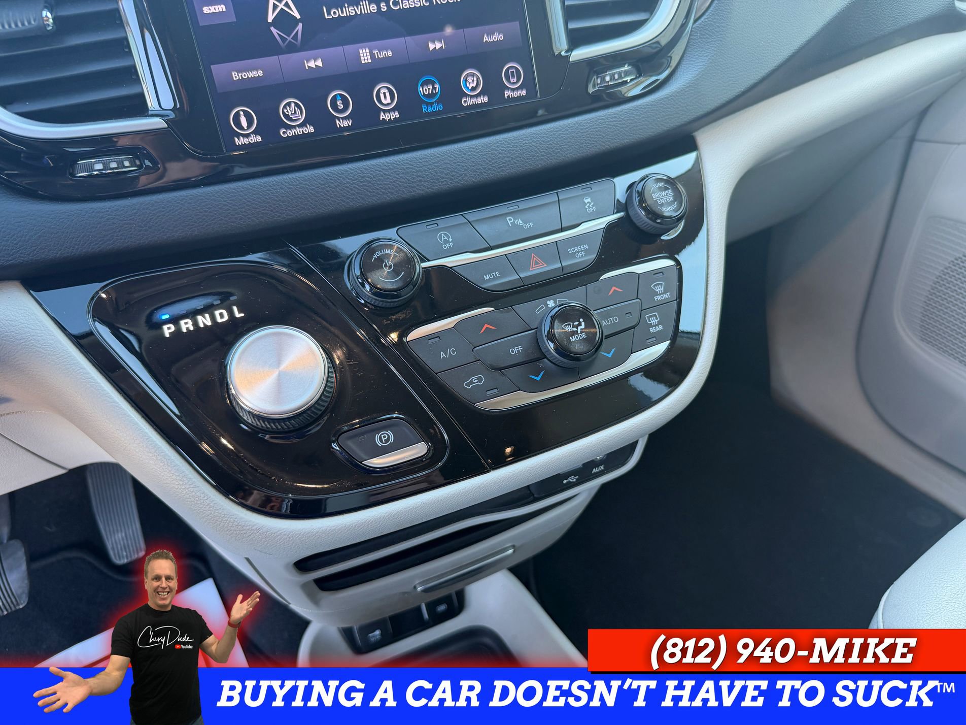 Used 2018 Chrysler Pacifica Touring-L w/ Tire & Wheel Group image 26