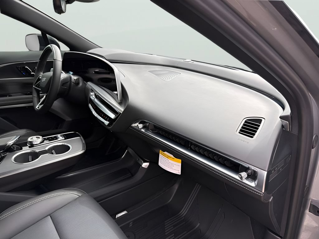 New 2026 Cadillac Lyriq Signature Sport w/ LPO, Floor Liner Package RWD image 41
