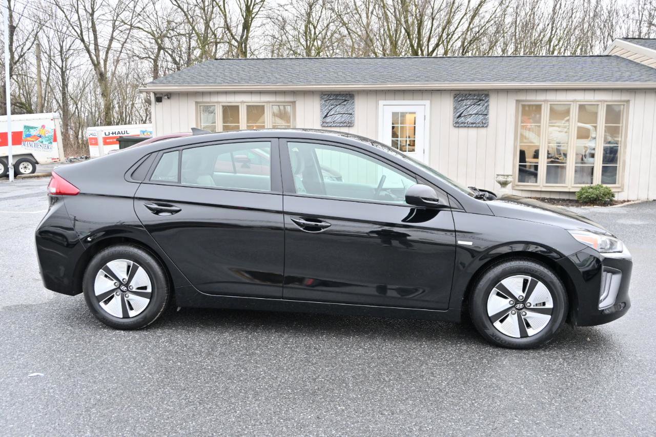 Used 2020 Hyundai Ioniq Blue FWD image 11