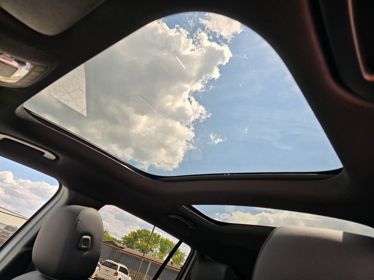 Used 2026 Mercedes-Benz GLB 250 4MATIC image 27