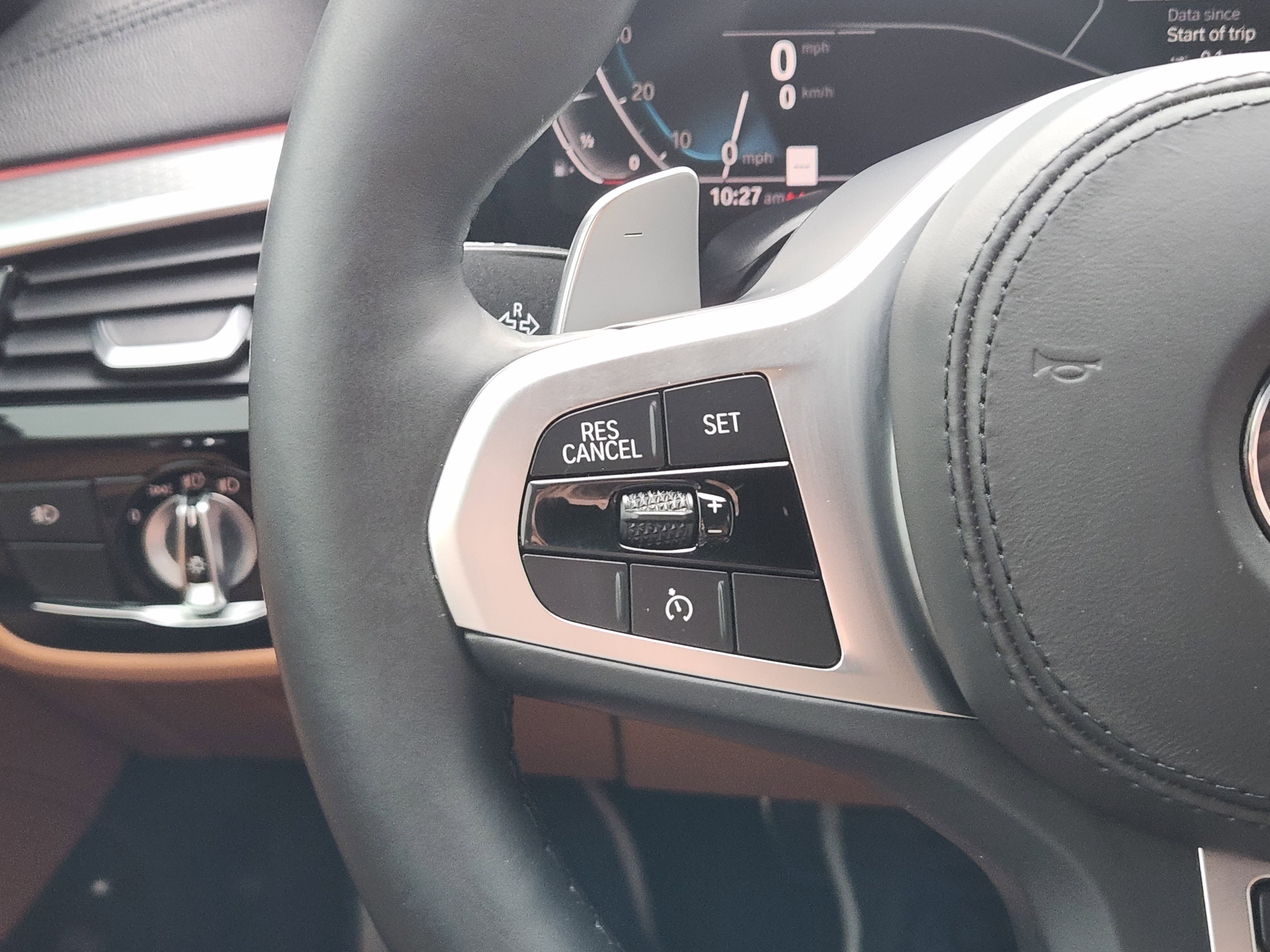 Used 2020 BMW 530e w/ M Sport Package image 31