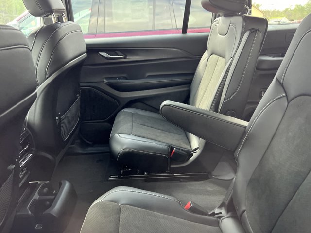 New 2025 Jeep Grand Cherokee L Altitude image 6