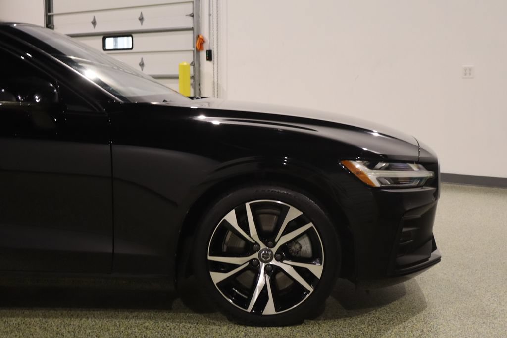 Used 2020 Volvo S60 T5 Momentum FWD image 12
