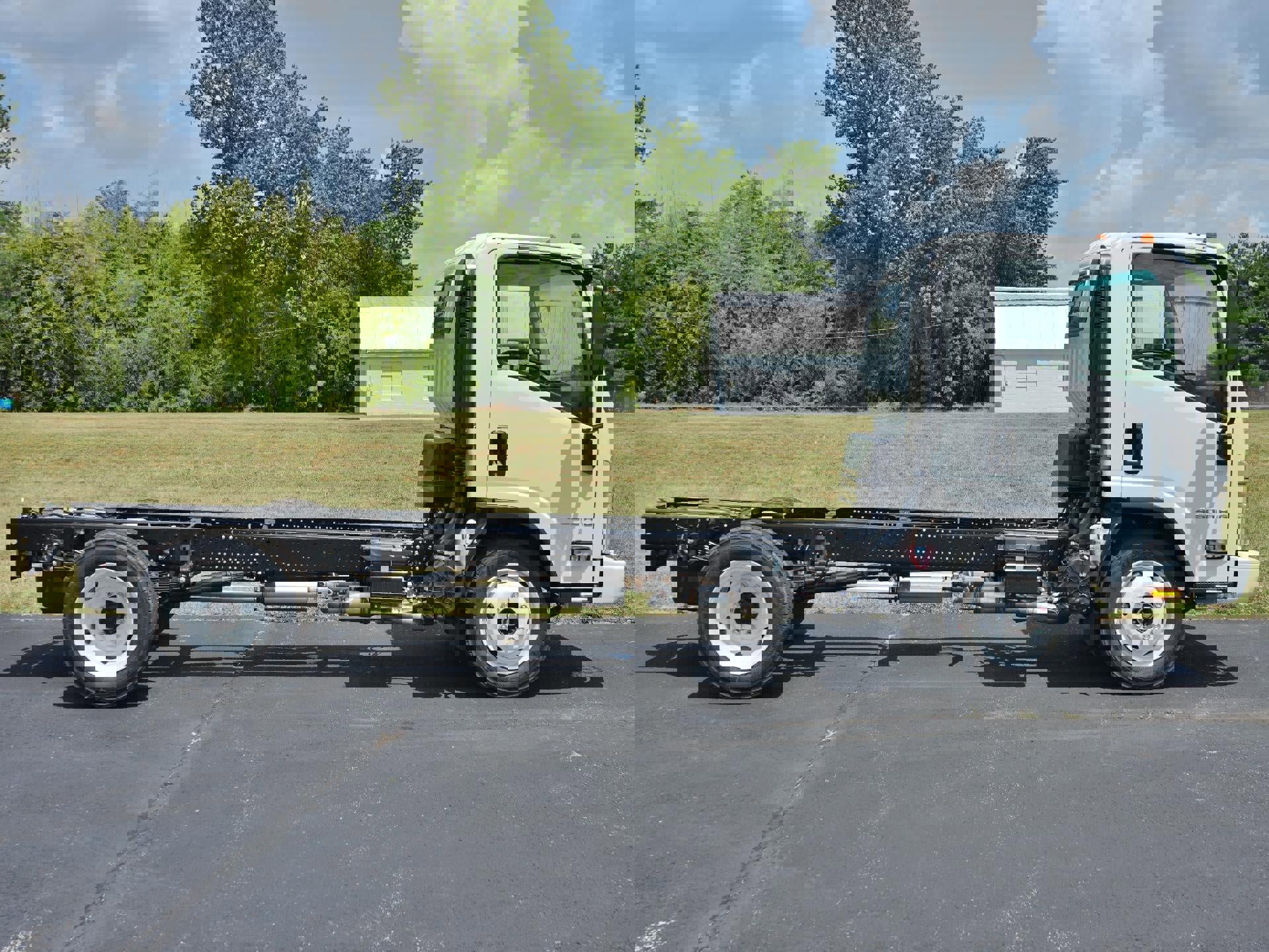 New 2025 Chevrolet Low Cab Forward image 5