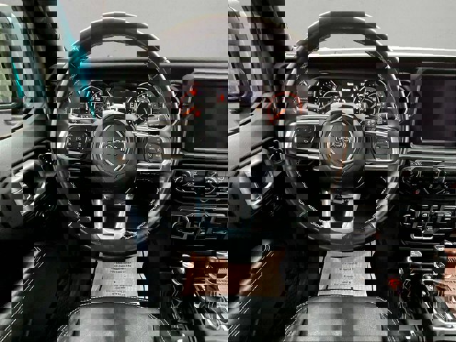 Used 2020 Jeep Wrangler Unlimited Sahara image 7