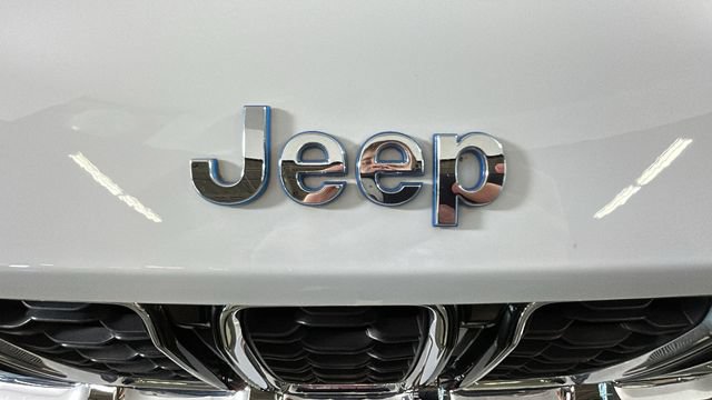 Used 2023 Jeep Grand Cherokee 4WD 4xe image 8