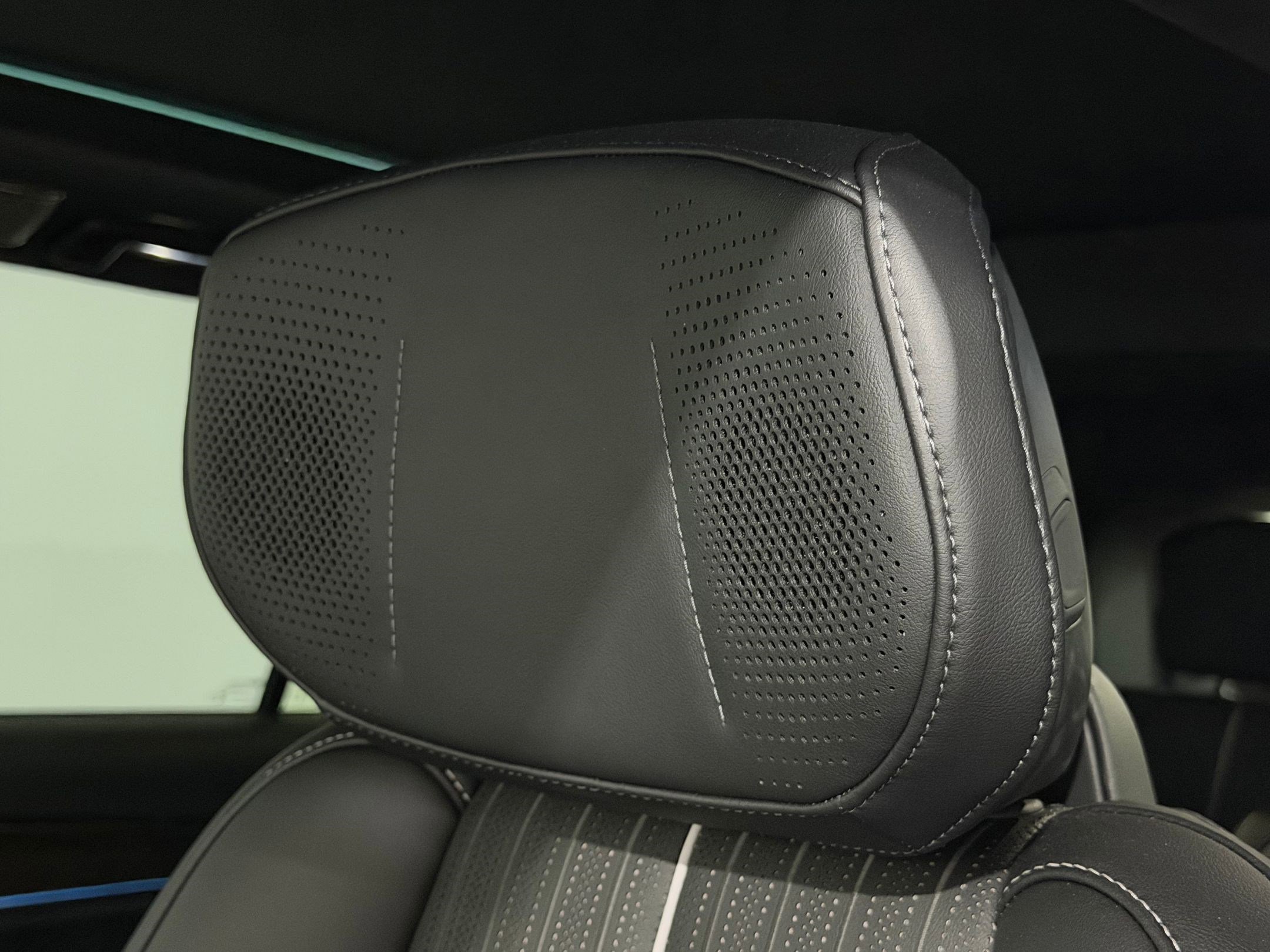 New 2026 Cadillac Vistiq Sport image 27