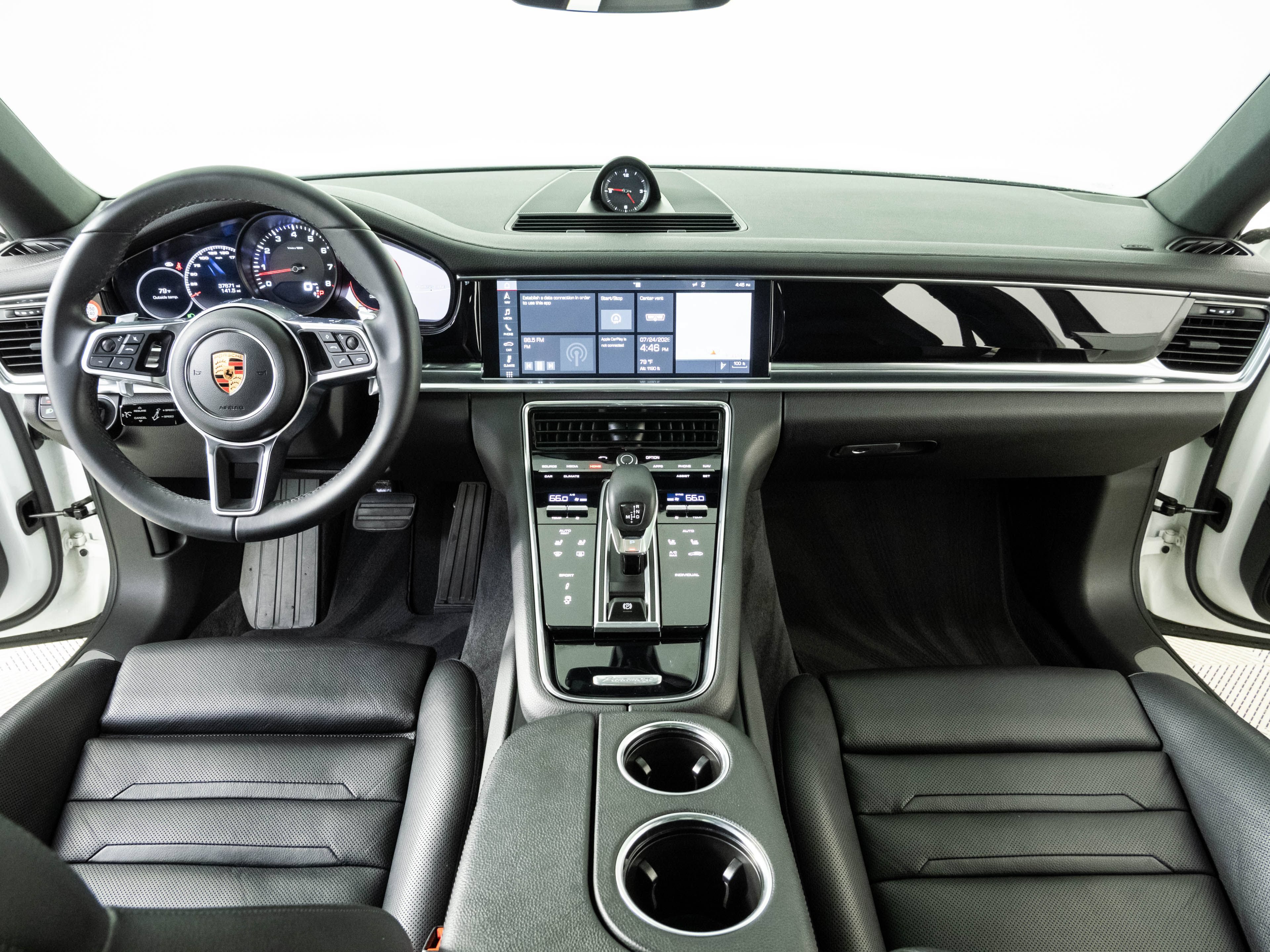 Used 2019 Porsche Panamera 4 AWD/4WD image 18
