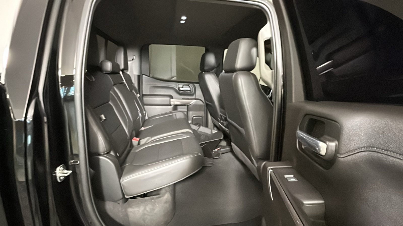 Used 2020 Chevrolet Silverado 1500 LTZ AWD/4WD image 37