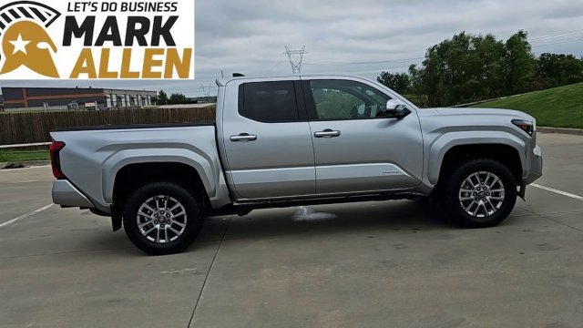 Used 2024 Toyota Tacoma Limited AWD/4WD image 9