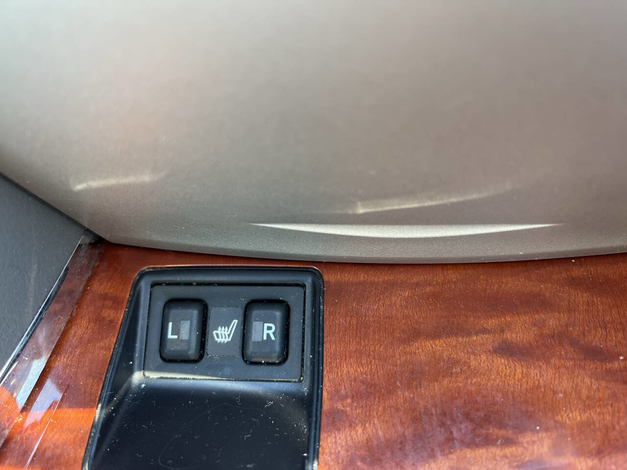 Used 2010 Toyota Camry XLE FWD image 25