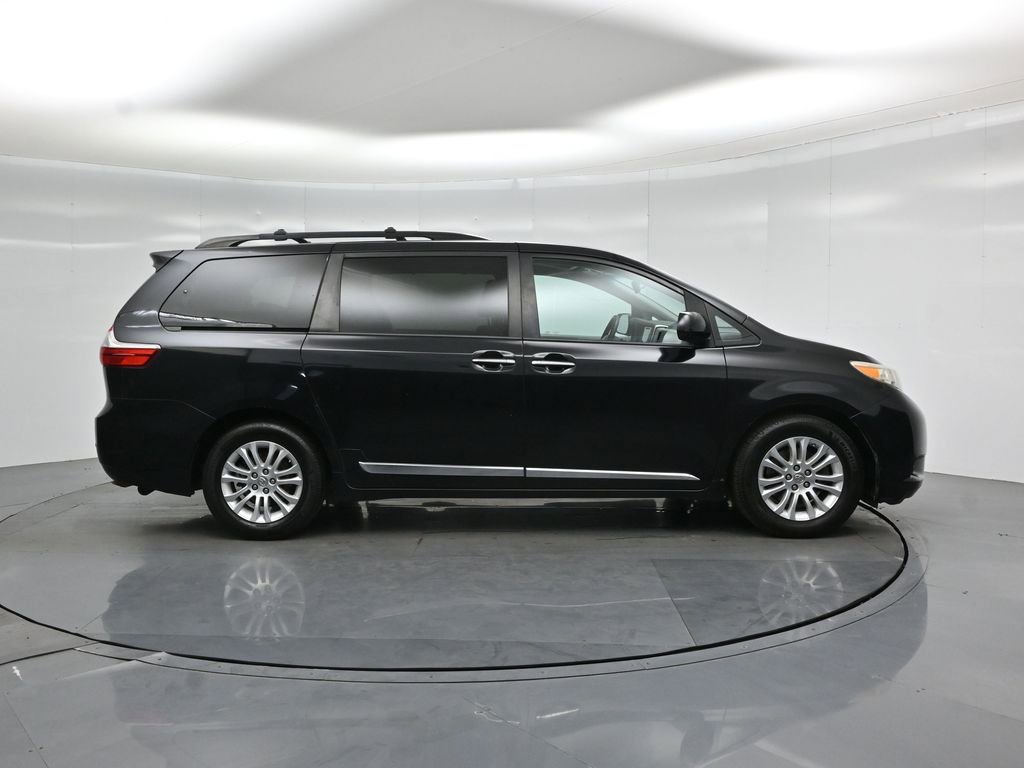 Used 2015 Toyota Sienna XLE Premium FWD image 29