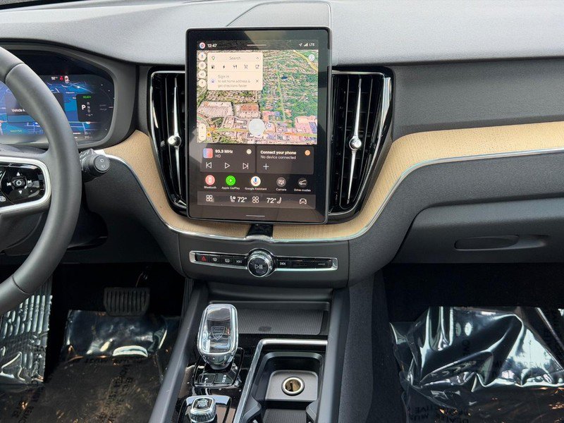New 2026 Volvo XC60 T8 Plus w/ Protection Package Premier AWD/4WD image 7