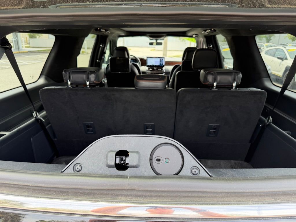 Used 2023 Lincoln Navigator L Black Label AWD/4WD image 7