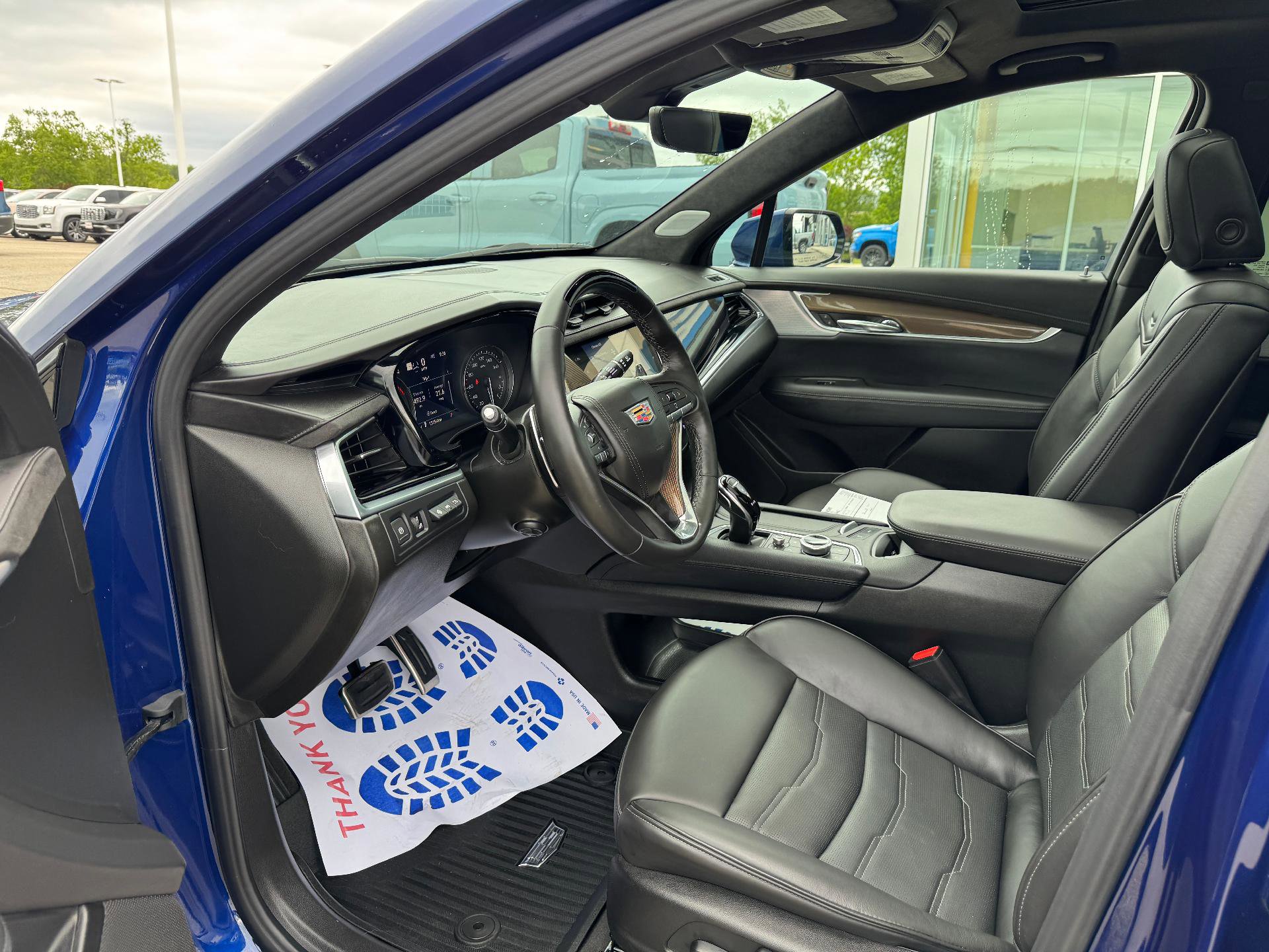 Used 2025 Cadillac XT6 Sport w/ Platinum Package image 16