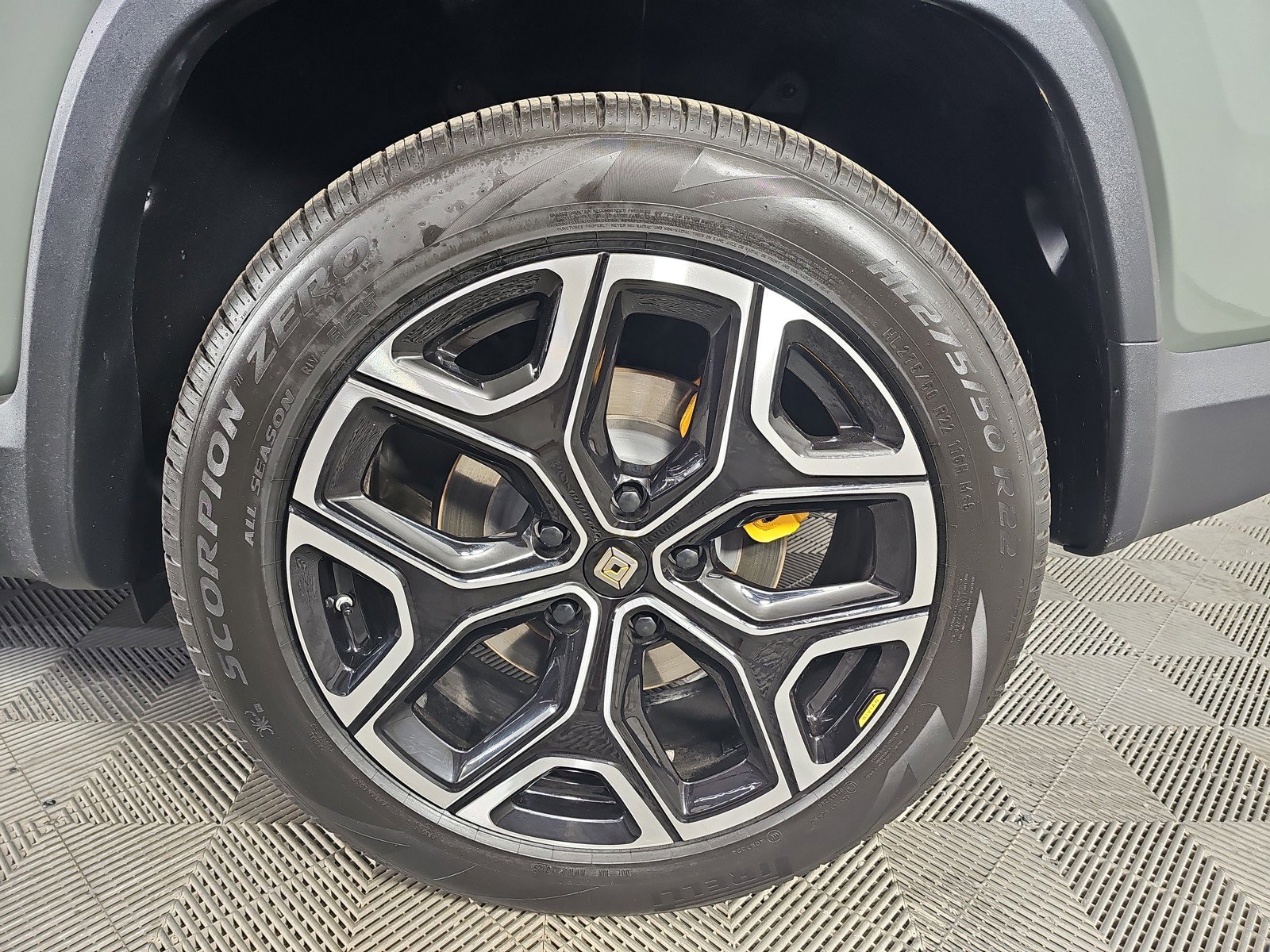 Used 2022 Rivian R1S Launch Edition image 10