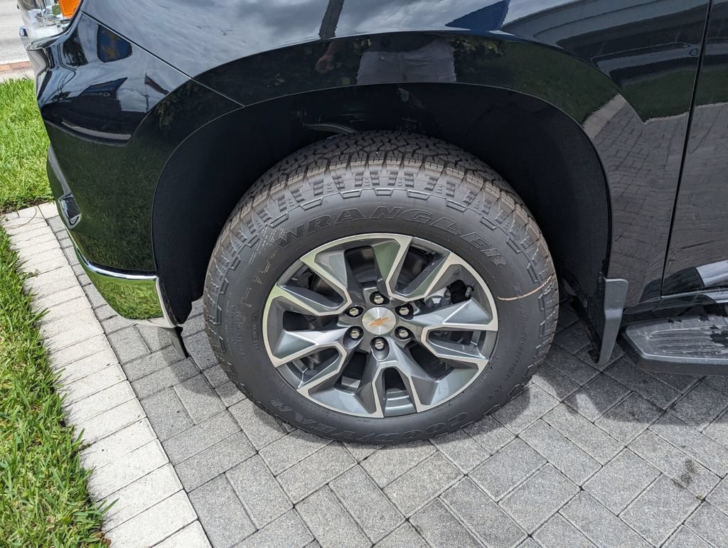 New 2026 Chevrolet Silverado 1500 LT AWD/4WD image 13