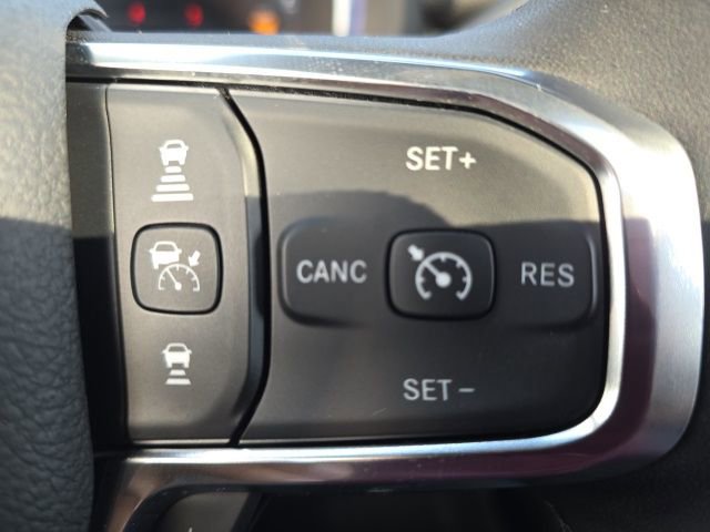 Used 2025 RAM 2500 Laramie AWD/4WD image 21