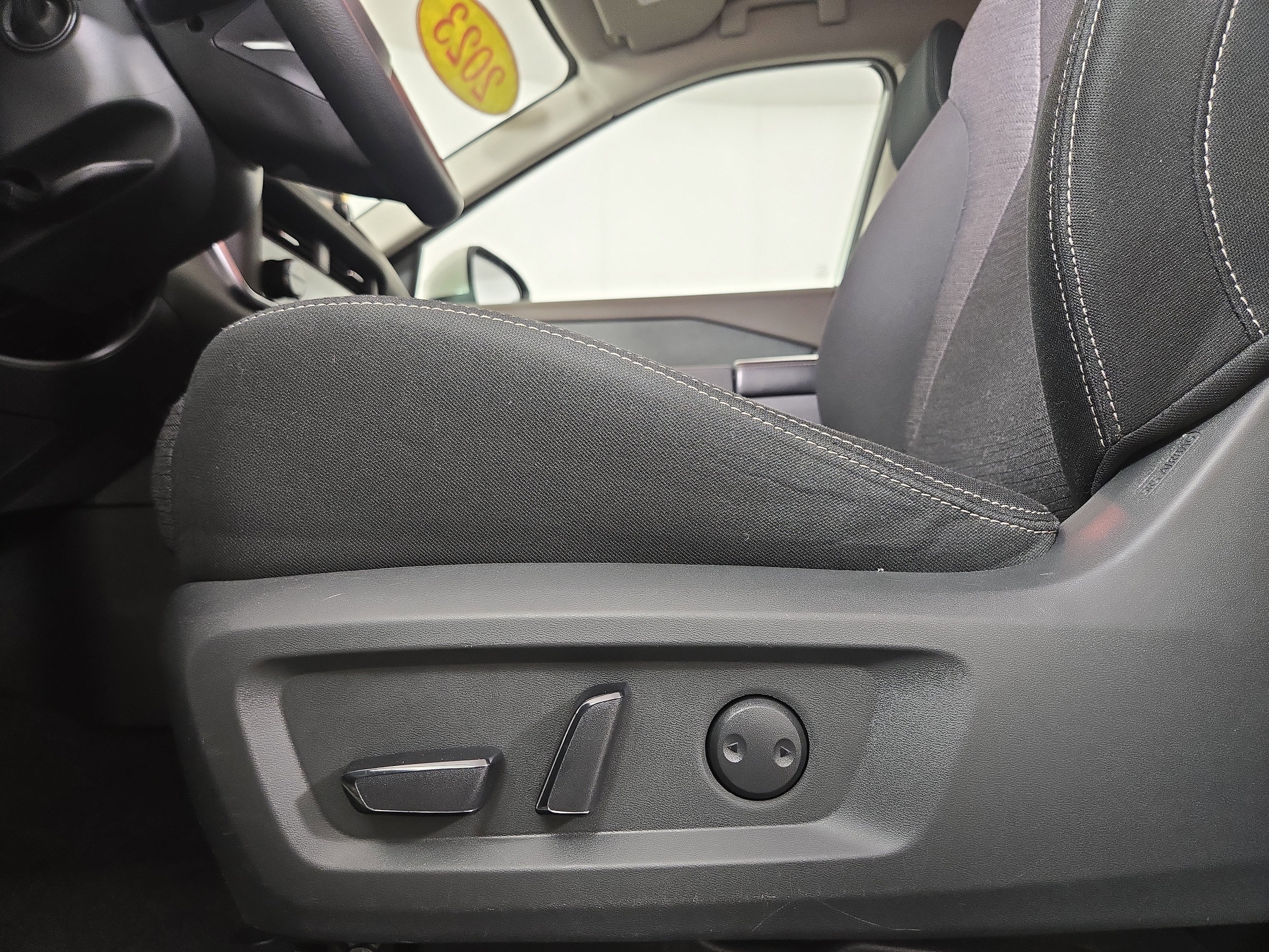 Used 2023 Nissan Rogue SV image 29