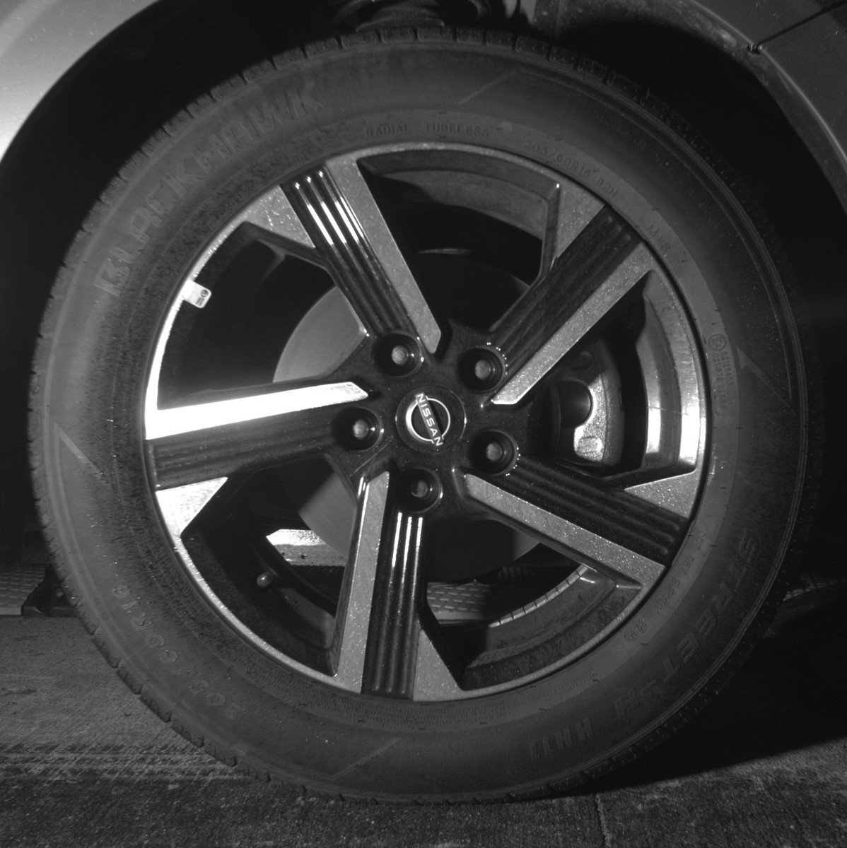 Used 2025 Nissan Sentra SV image 13