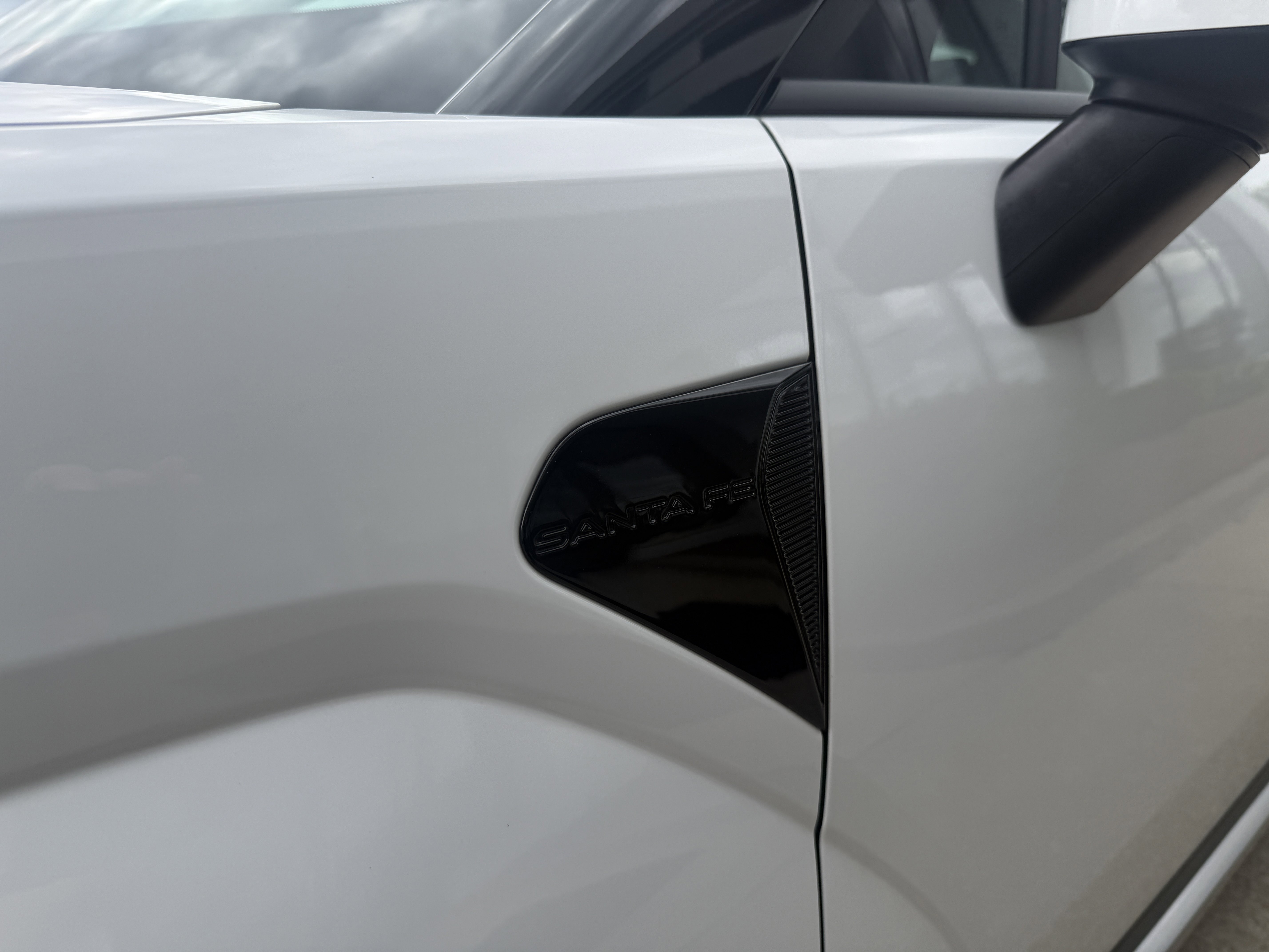 Used 2025 Hyundai Santa Fe Limited AWD/4WD image 16