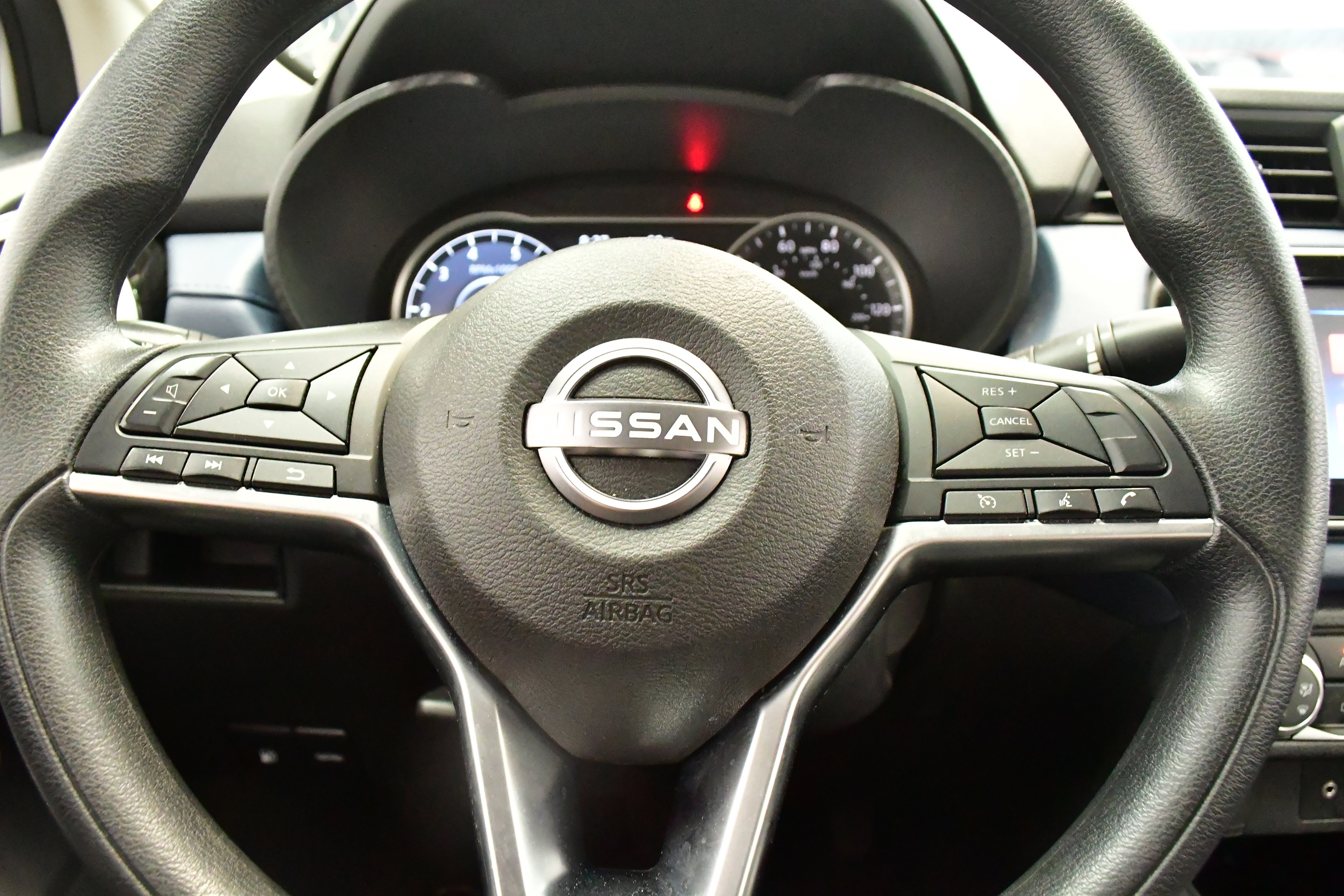 Used 2025 Nissan Versa SV FWD image 18
