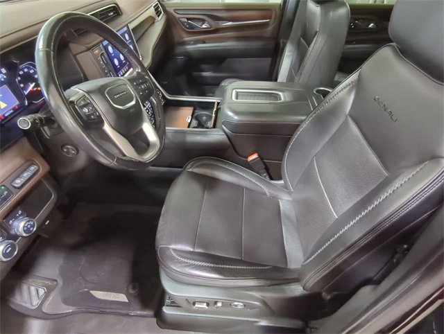 Used 2021 GMC Yukon XL Denali w/ Denali Premium Package image 19