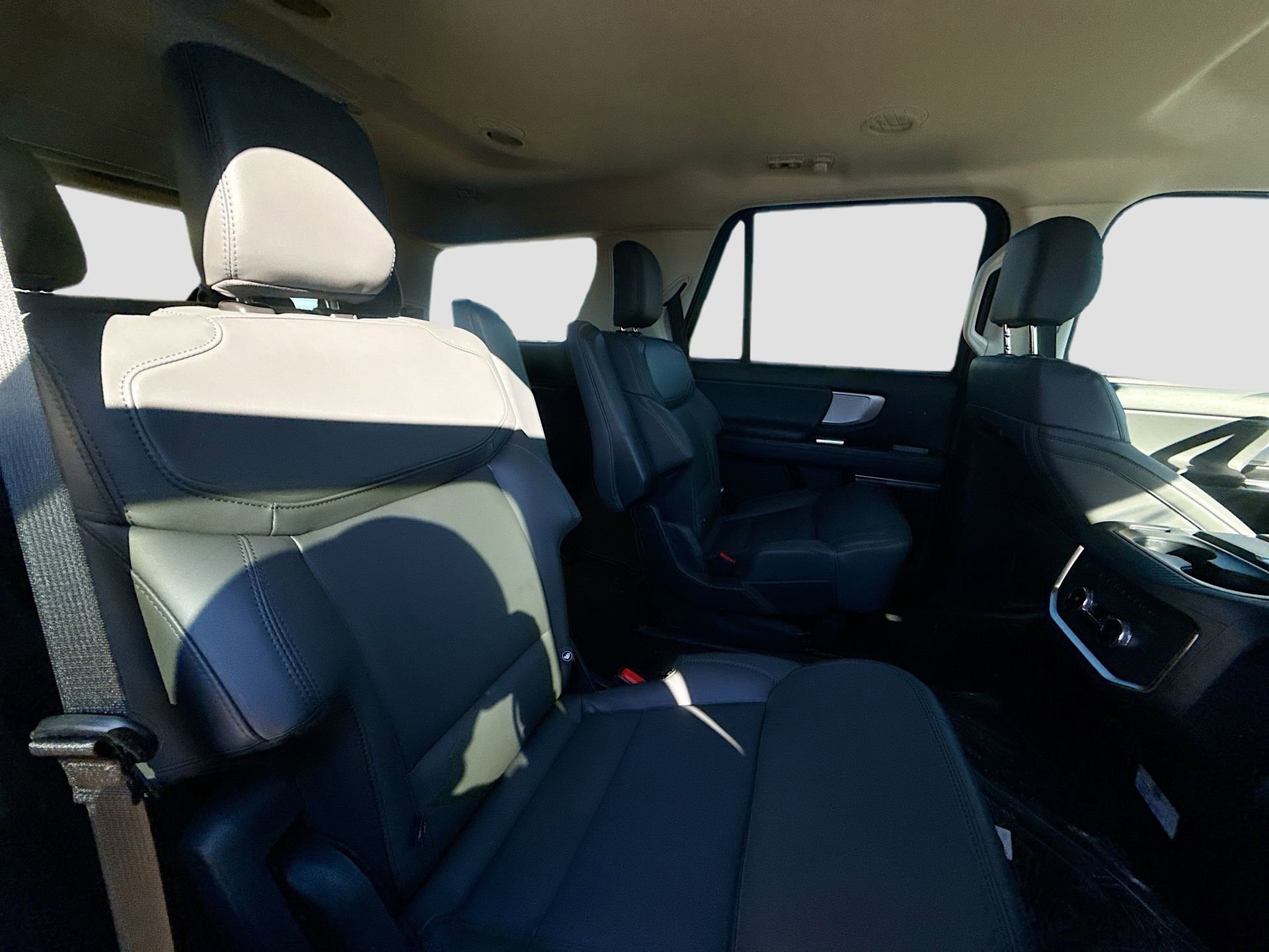 New 2026 Ford Expedition Active image 35