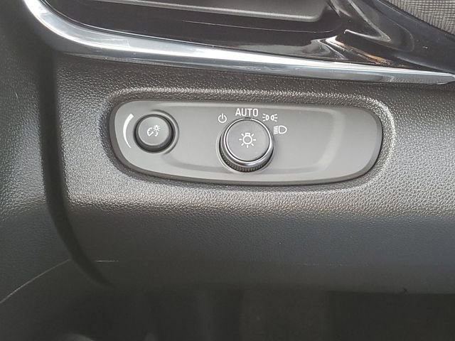 Used 2025 Buick Envista Sport Touring w/ Convenience I Package image 11