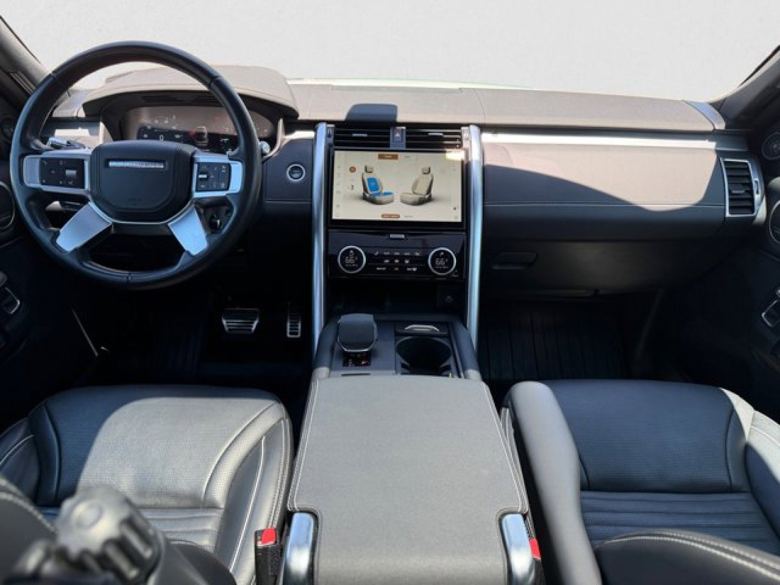Certified 2022 Land Rover Discovery HSE R-Dynamic AWD/4WD image 13