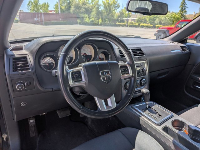 Used 2014 Dodge Challenger R/T RWD image 9