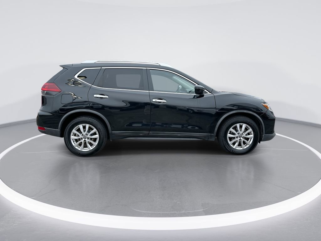 Used 2018 Nissan Rogue SV image 9