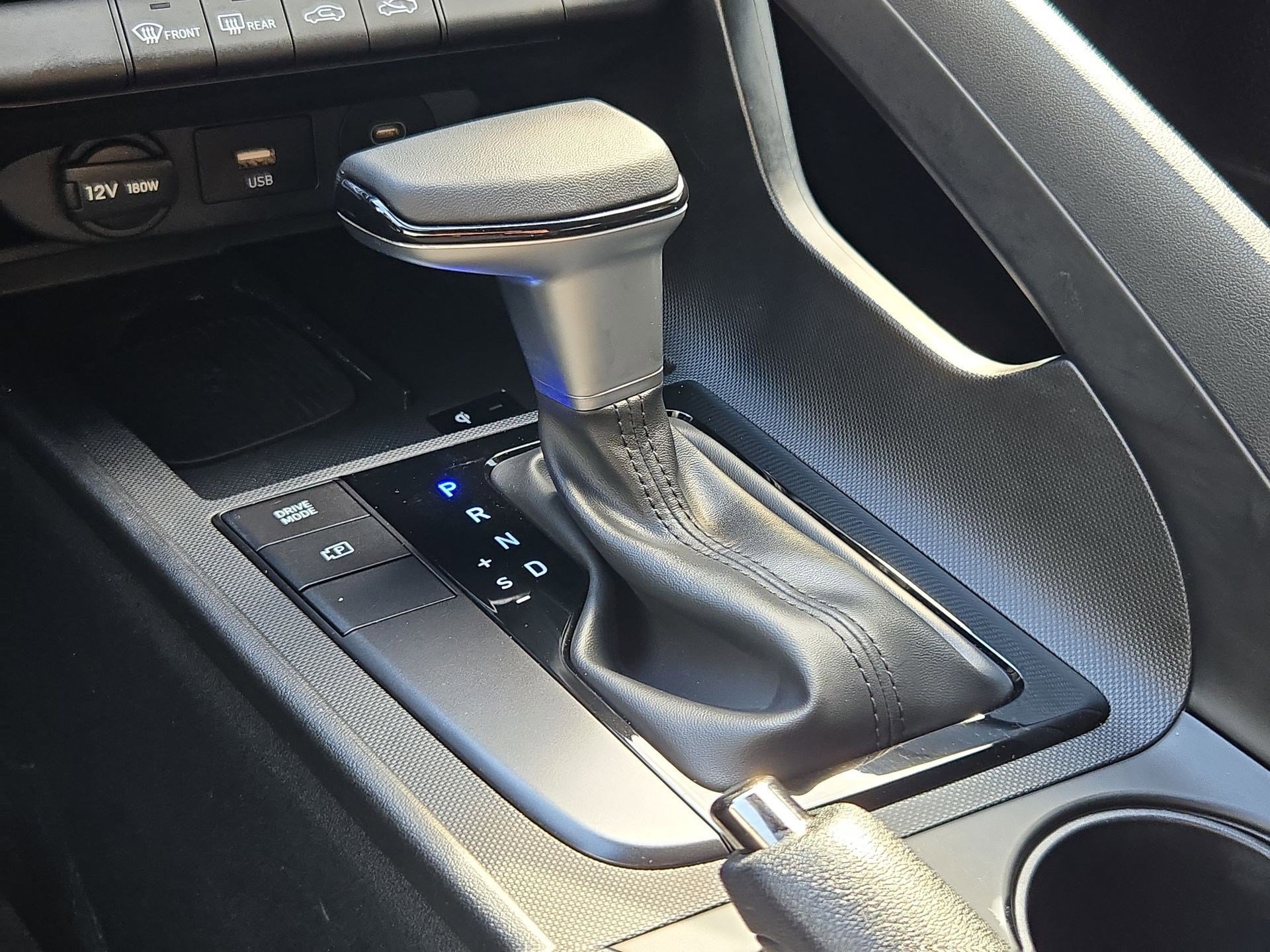 Used 2025 Hyundai Elantra Sport image 26