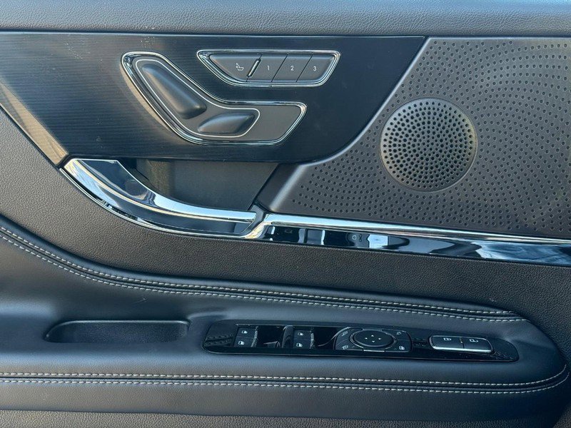 New 2026 Lincoln Corsair Premiere image 18