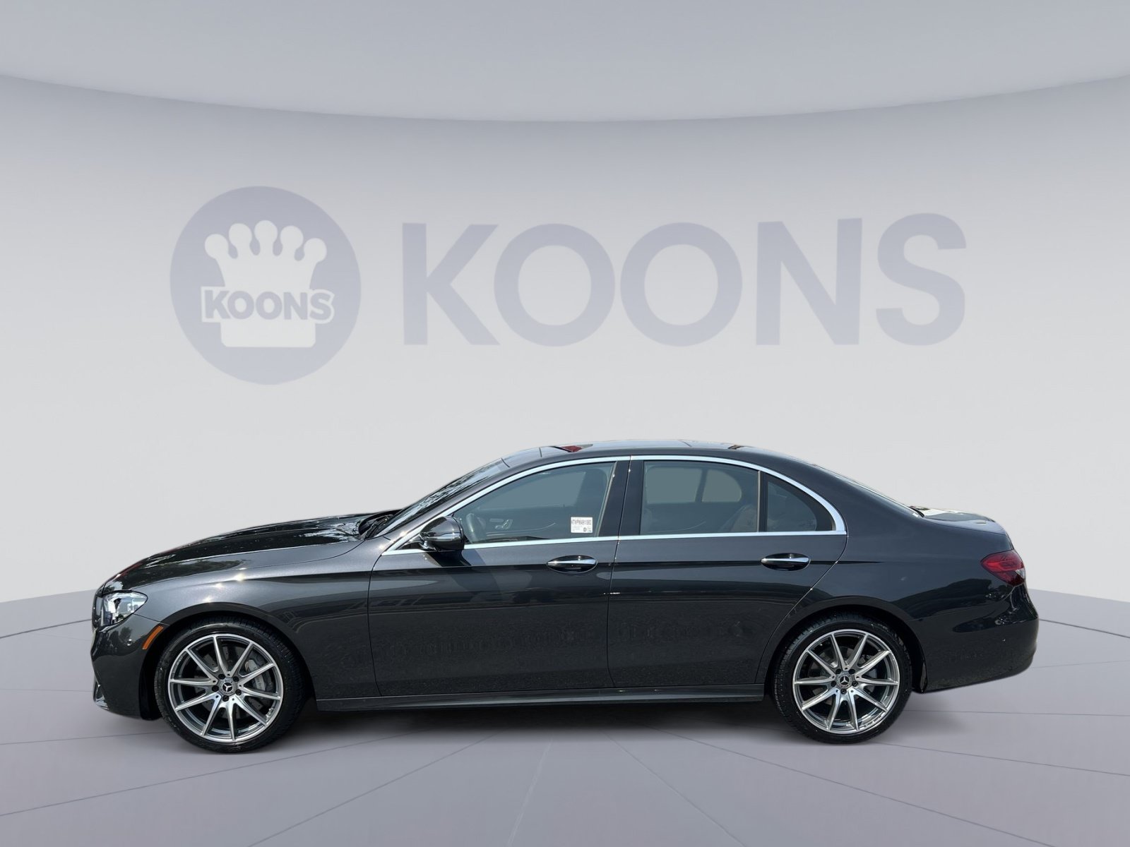 Used 2021 Mercedes-Benz E 350 4MATIC Sedan image 2