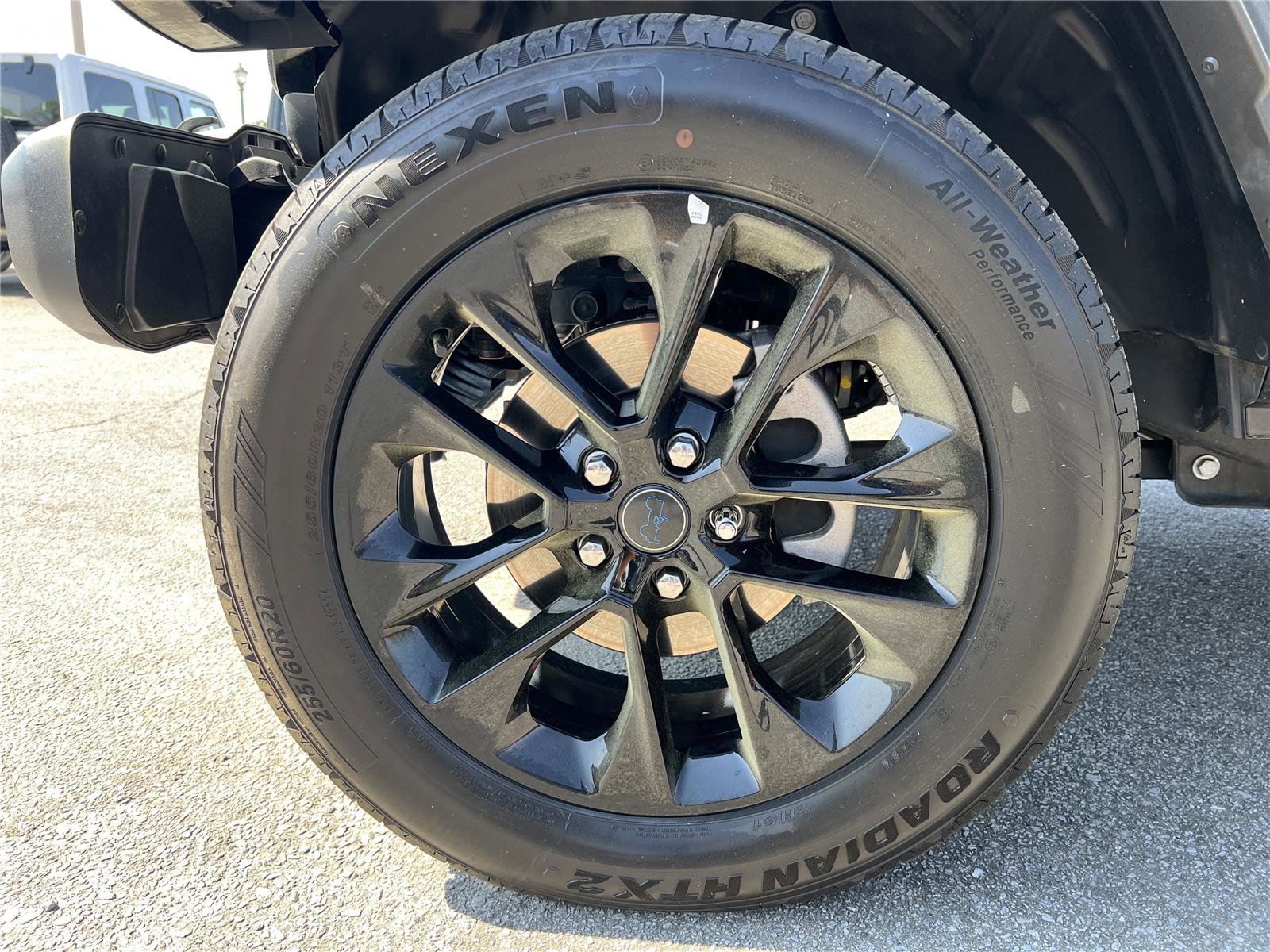 Used 2025 Jeep Wrangler Sahara w/ Safety Group image 23