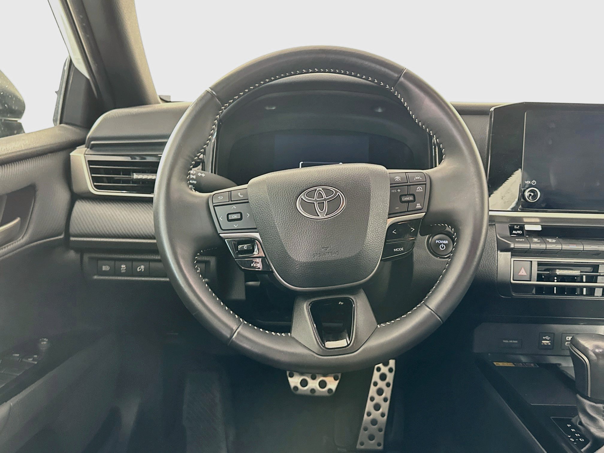 Used 2025 Toyota Camry SE FWD image 18