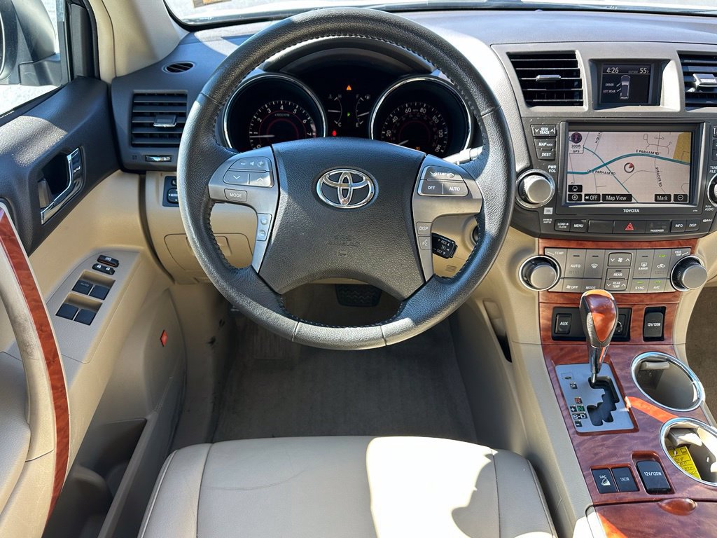 Used 2010 Toyota Highlander Limited w/ Extra Value Pkg 8 AWD/4WD image 28