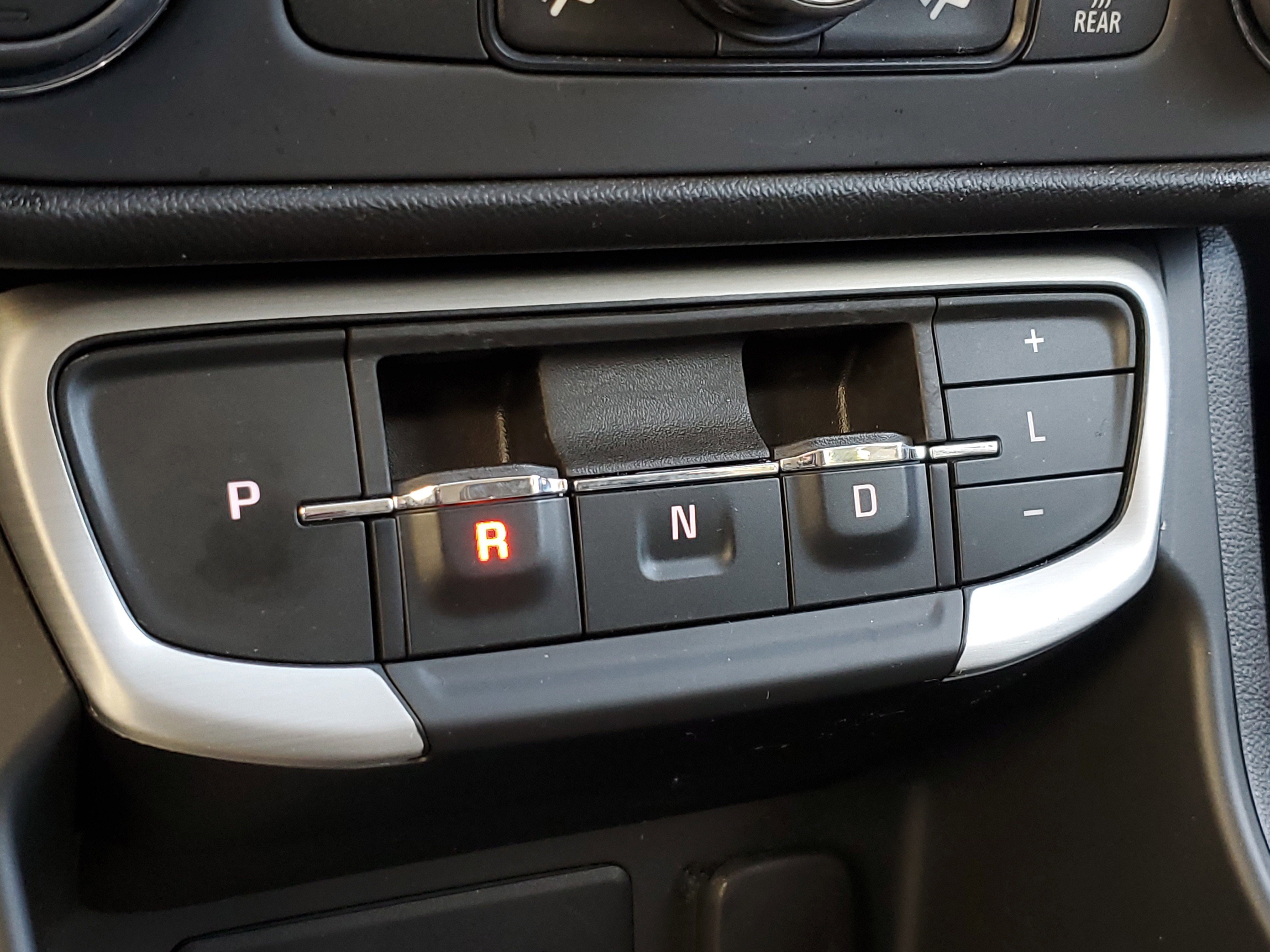 Used 2023 GMC Terrain SLE w/ Driver Convenience Package image 32