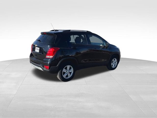 Used 2021 Chevrolet Trax LT w/ LT Convenience Package image 11